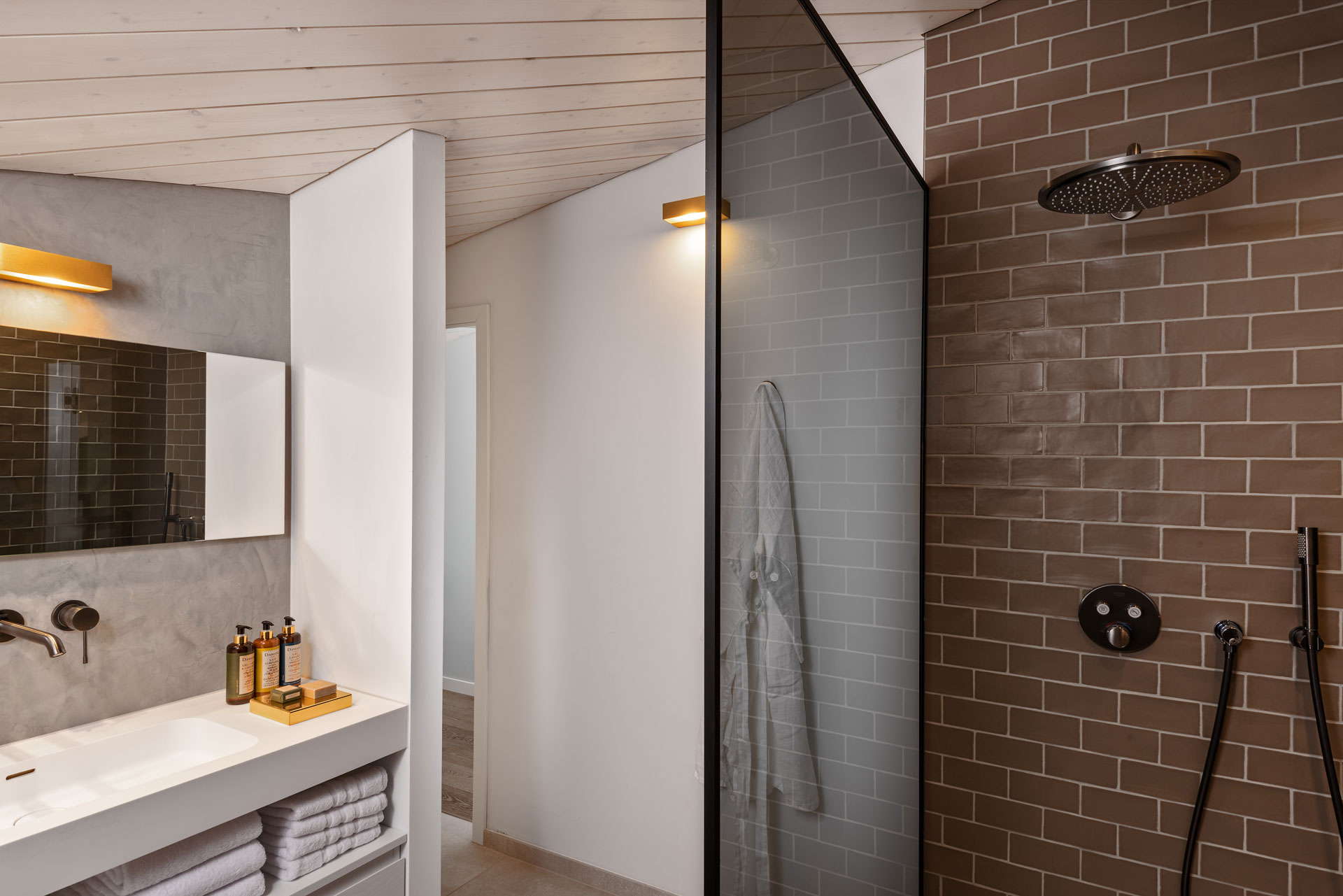 Shower & Bath Florens Resort Brienzersee Interlaken