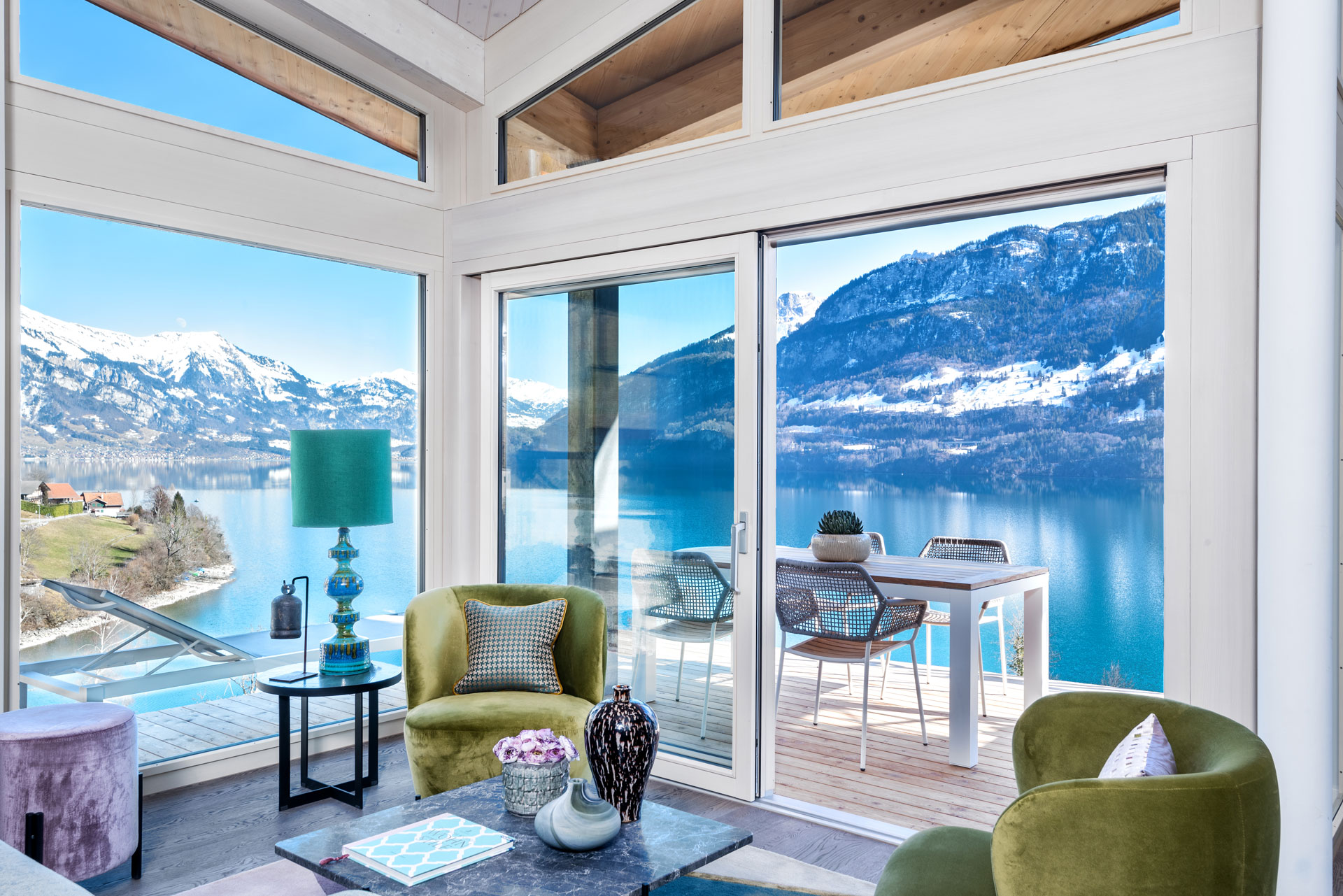 Livingroom & Balcony Florens Resort Brienzersee Interlaken